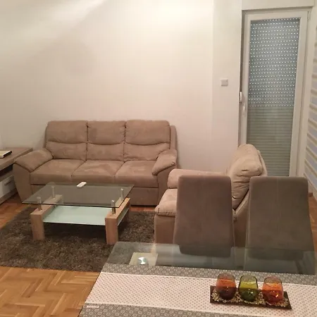 M&d Διαμέρισμα Τρέμπινιε