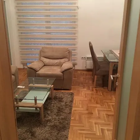 M&d Διαμέρισμα Τρέμπινιε
